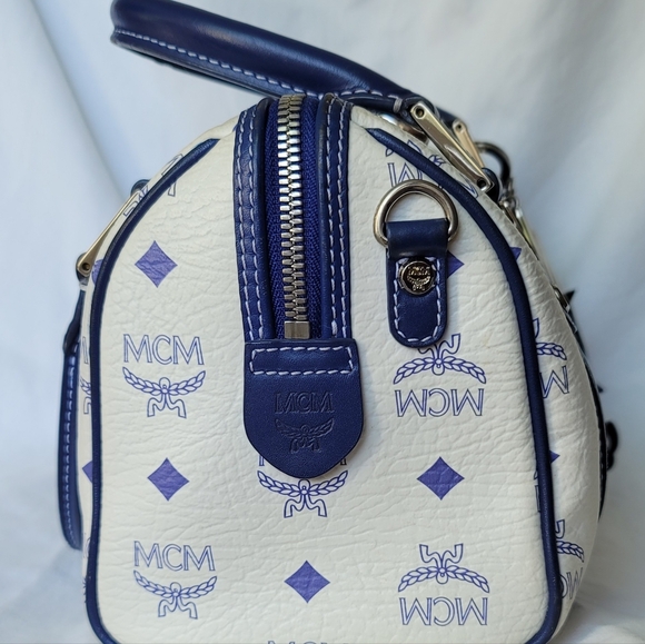 Blue & white MCM Visetos charm Boston Satchel with long crossbody strap & COA - Picture 4 of 13